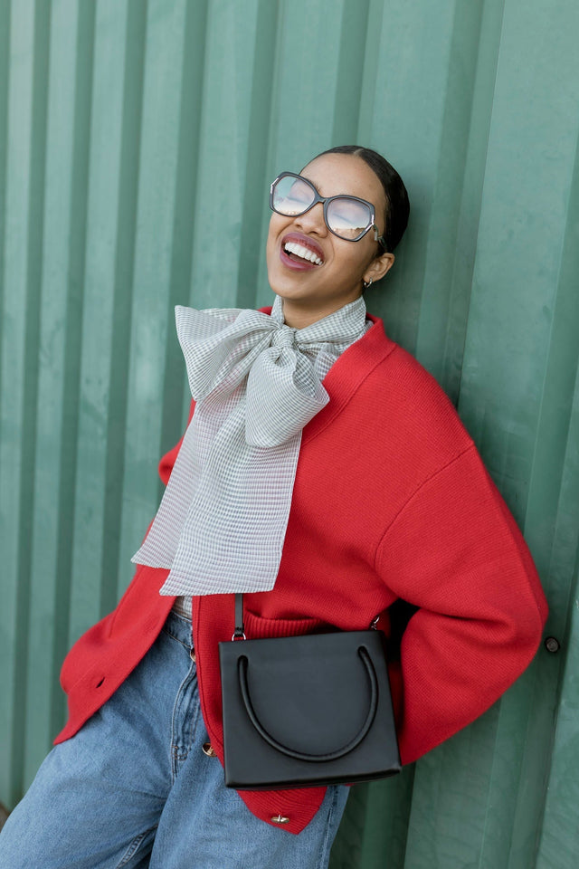Colección Ethereal Primavera-Verano 2025 de Julia Backer: gafas ópticas y solares con diseño sofisticado, texturas multicapa y lujo silencioso