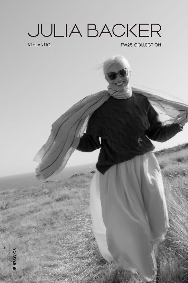 La mujer atlántica: fuerza serena y autenticidad en la moda